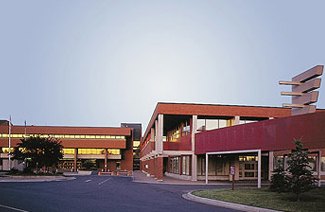 堪布莱恩学院logo图片