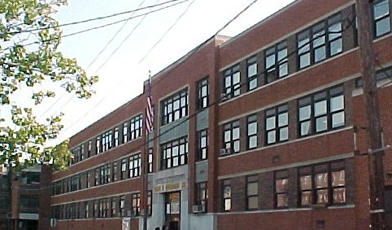 Riverton and District High Schoollogo图片