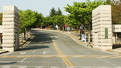 庆一大学logo图片