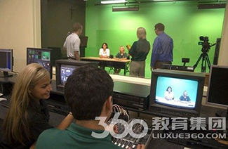 洛佩兹天主高中logo图片